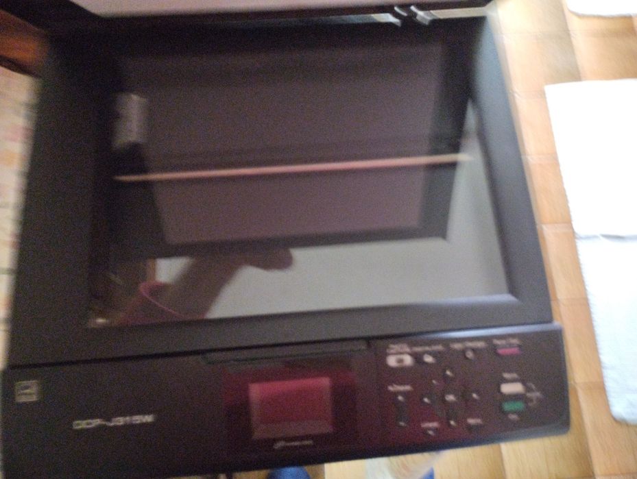 Vendo impressora de marca Brother.