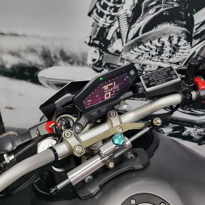 Yamaha - MT --09
