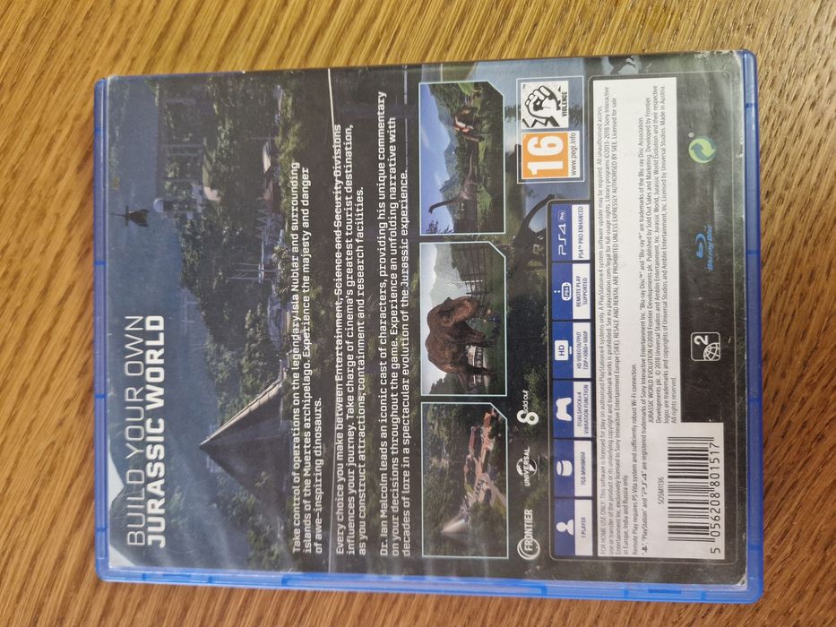 Jurassic World Evolution PS4.
