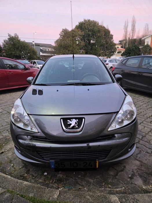 Peugeot 206+ 1.1 Gasolina | 2009 | Ar-condicionado | A CIRCULAR | 2.500€