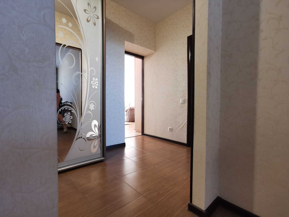 2 кімнатна квартира 67 м² з ремонтом і автономкою RD