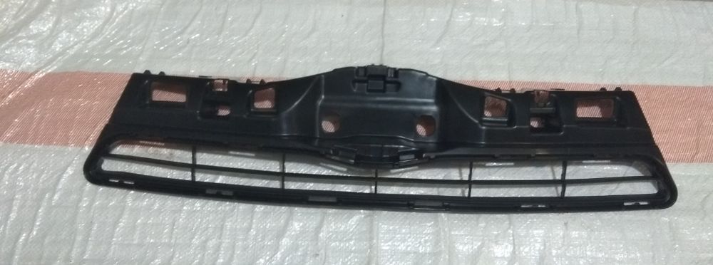 Решетка радиатора  Toyota PRIUS C 11-14 гг 5311152570