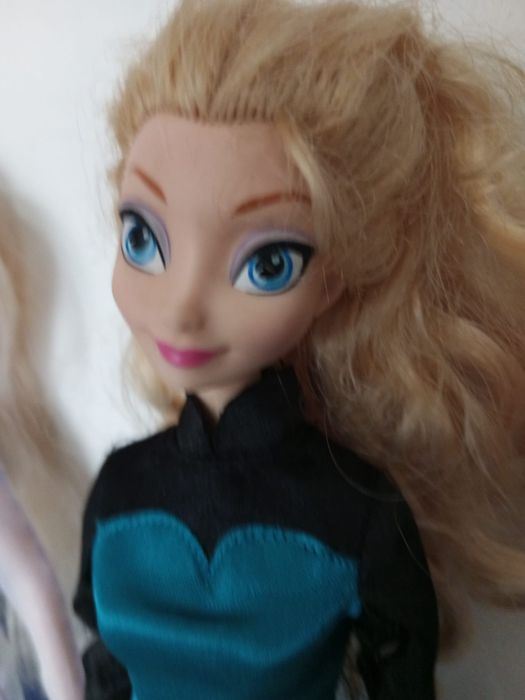 Frozen Reino do Gelo, 3 bonecas Elsa 30€