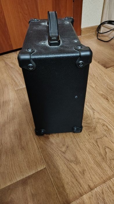 Комбо підсилювач