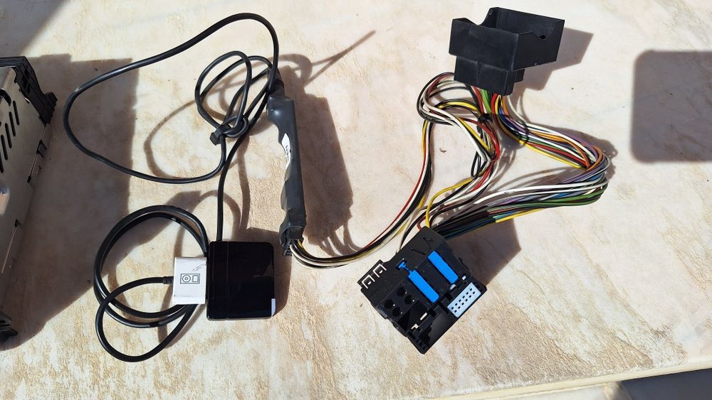 Rádio original Mini R50 2006
