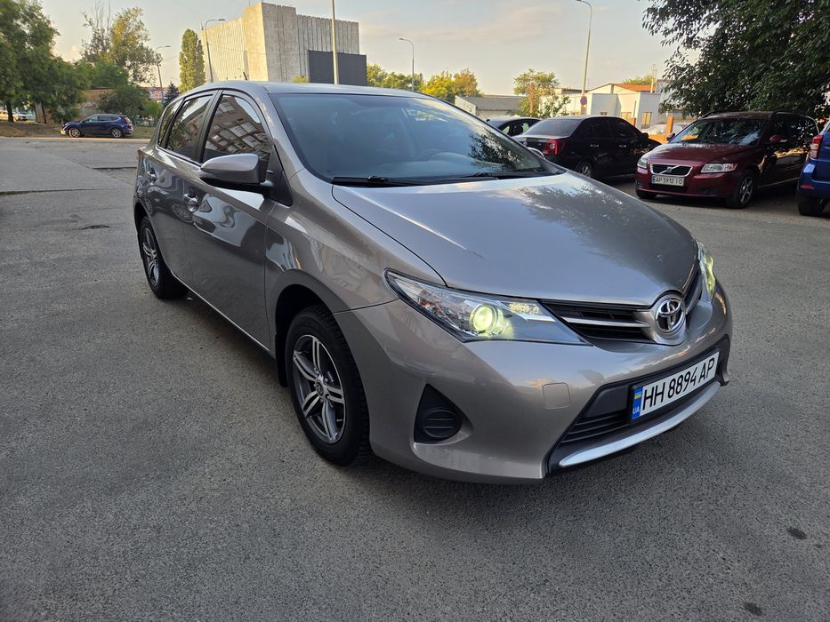 Toyota Auris 2013
