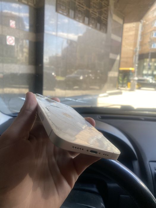 Продам Iphone 13 256GB R-sim