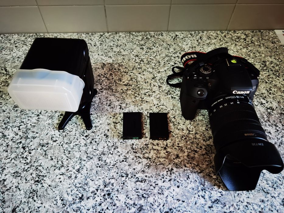 Canon eos 800d + lente 18-135mm