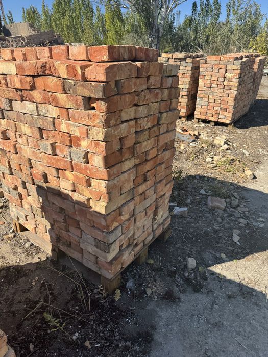 Кирпич,плиты перекрытия,фундаментные Блоки,дорожные плиты