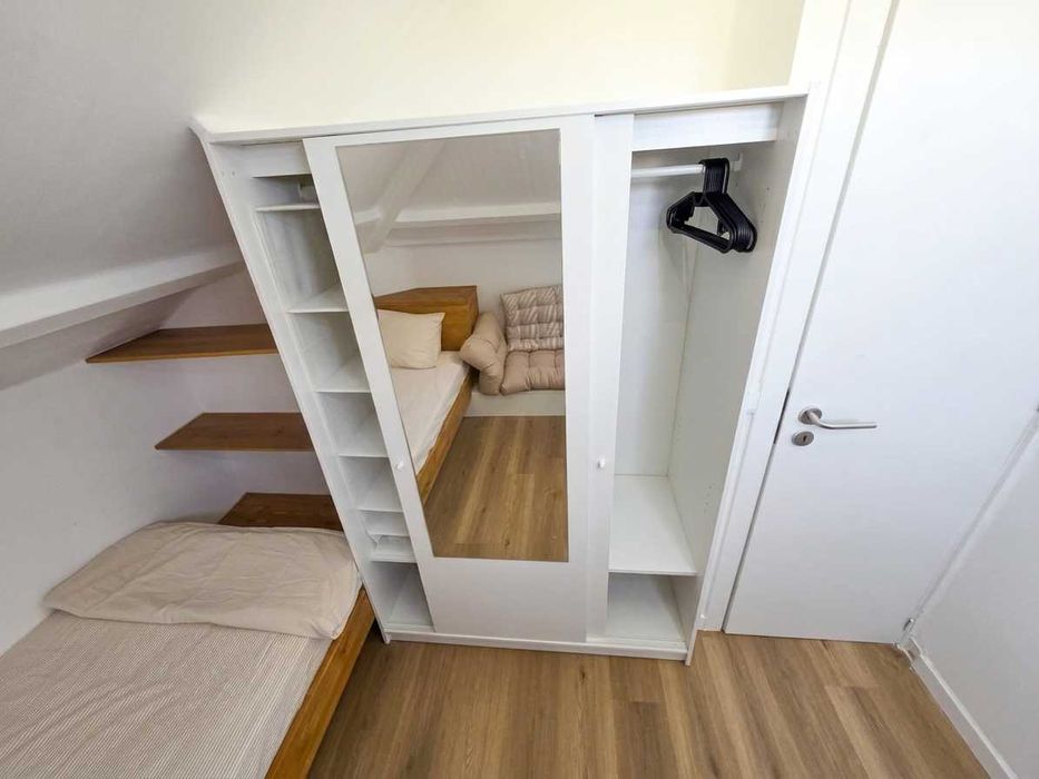 Arrenda-se quartos de solteiro em T4 numa vila em Almada, Pragal