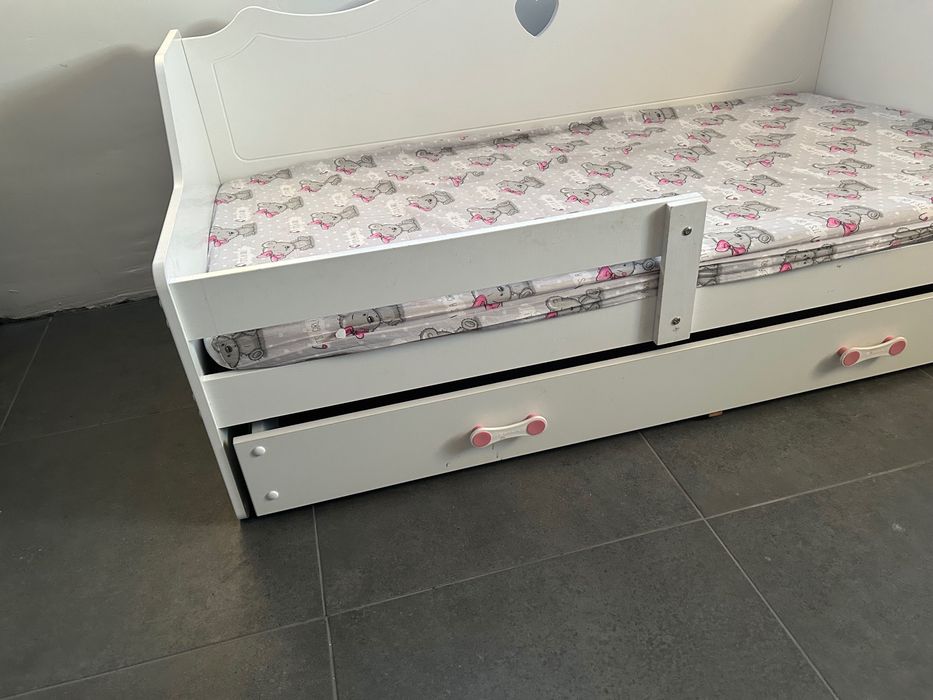 Łóżko dla dziewczynki