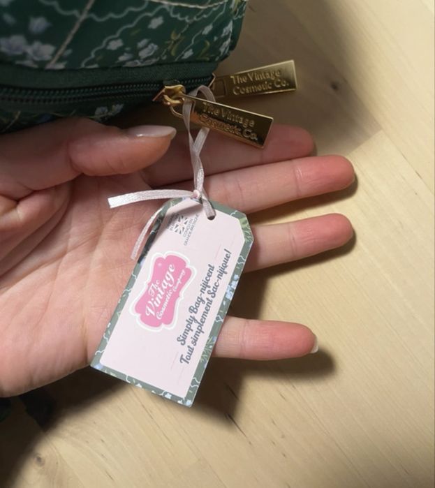 Piekna nowa kosmetyczka