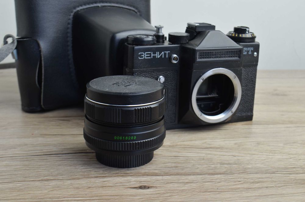 Гелиос 44М-4 з фотоапаратом ЗЕНИТ ЕТ