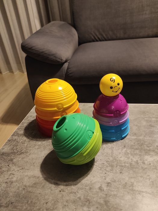 Fisher Price okrągłe kubeczki do zabawy