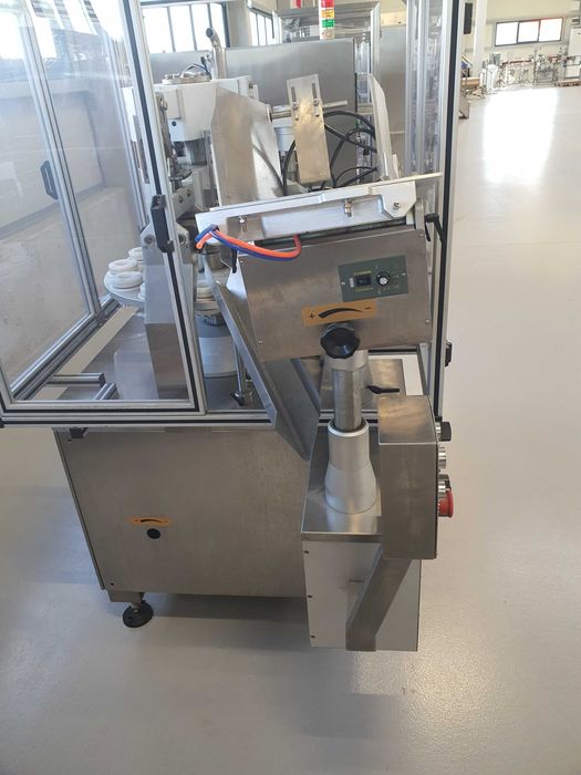 Automatyczna linia konfekcjonująca tuby