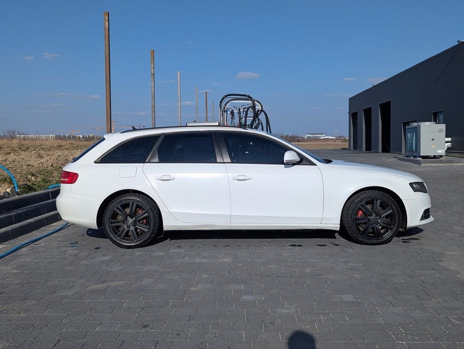 Audi a4 b8 2008  2.0 диз/мех