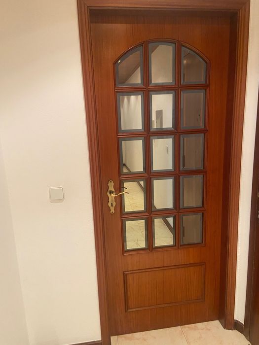 Portas de madeira. Impecáveis