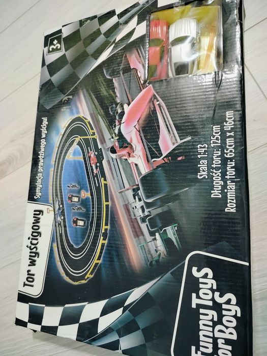 Tor wyścigowy na baterie