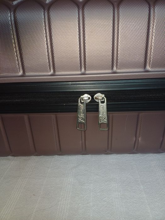 Чемодан для ручной клади