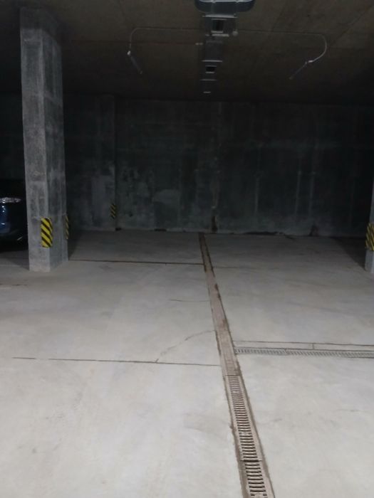 Продаж паркомісця ЖК Континент вул. Трускавецька