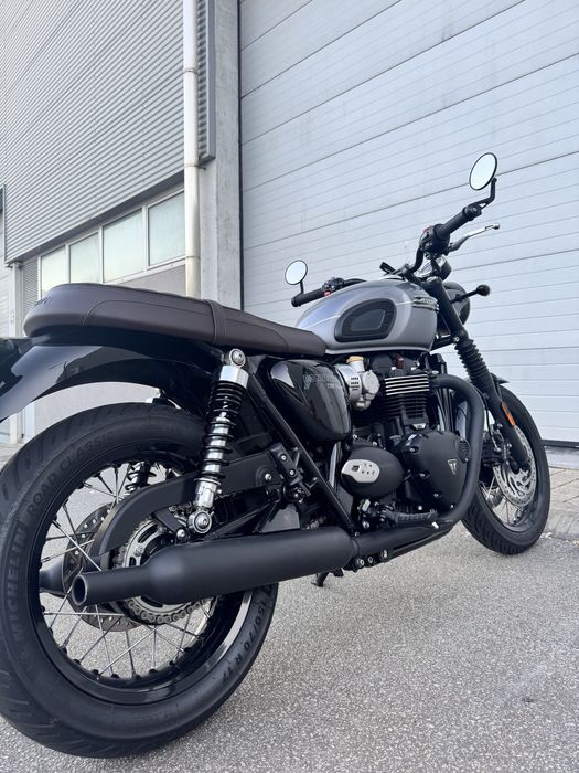Triumph Bonneville T120 Black