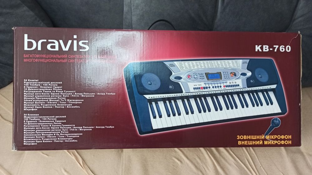 Продам синтезатор Bravis kB-760