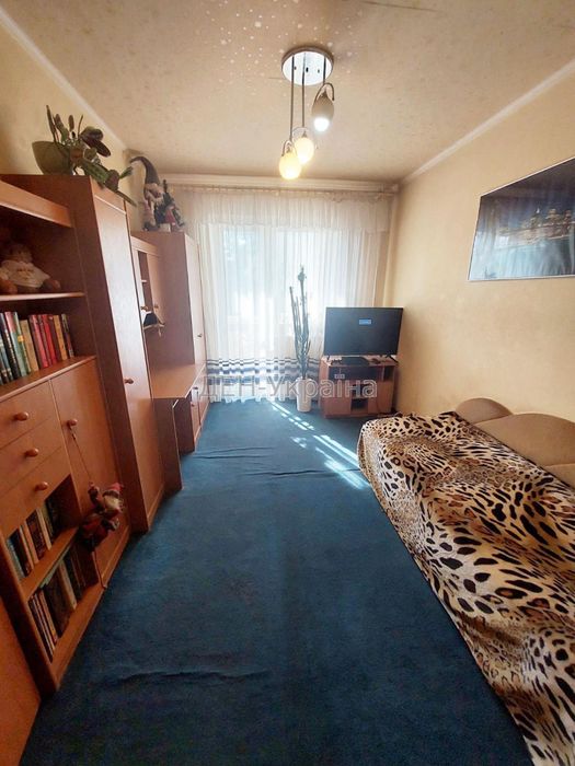 Продам 2 к. квартиру просп. Свободи 3, Виноградар