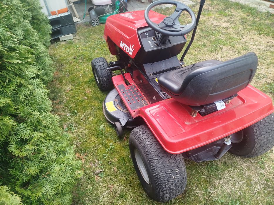 Traktorek  MTD , bardzo ładny stan