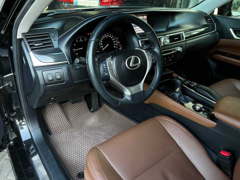 Lexus GS Офіціал 2013