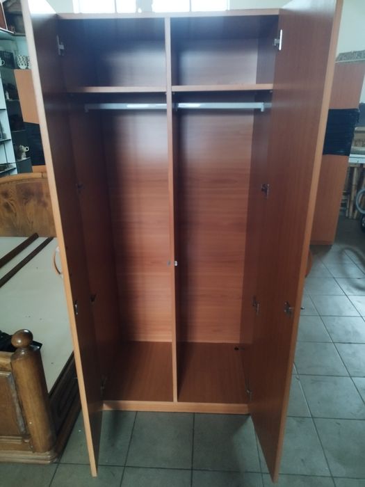 szafa 2 drzwiowa biurowa ubraniowa 80\50