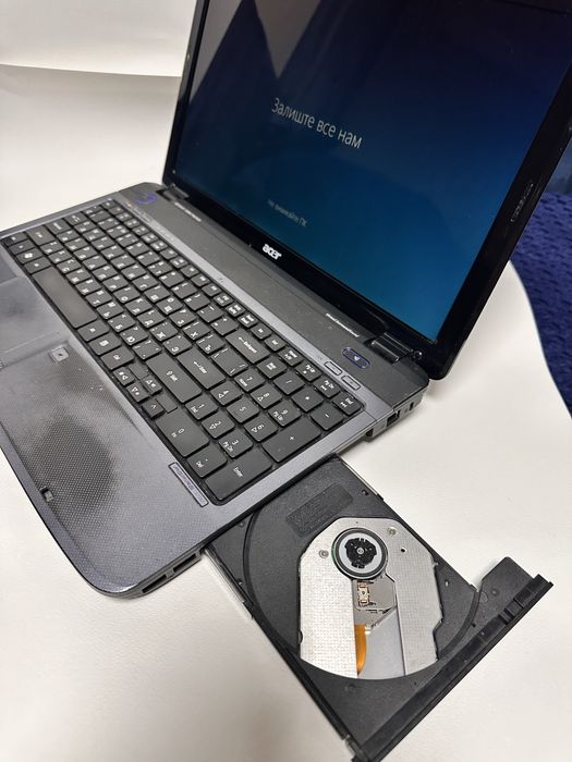 Ноутбук Acer Aspire 5738 (Pentium Dual-Core / 3 GB / 1 TB)