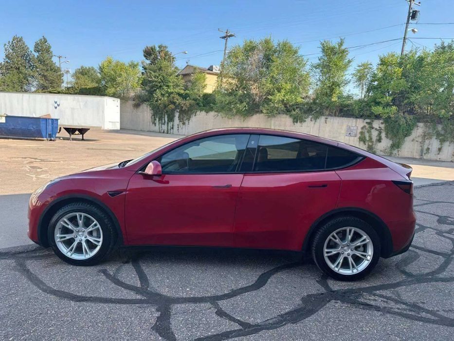 Tesla Model Y Long Range      2021
