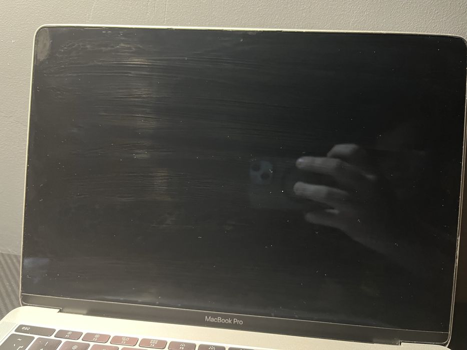 Mackbook,Macbook pro,Макбук про. терміново!!!