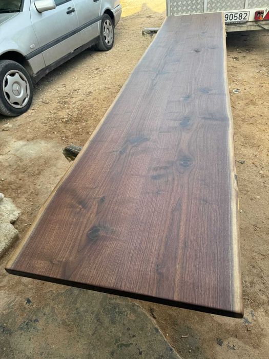 Mesa de jantar em madeira maciça sob Medidas.Solid wood dining table