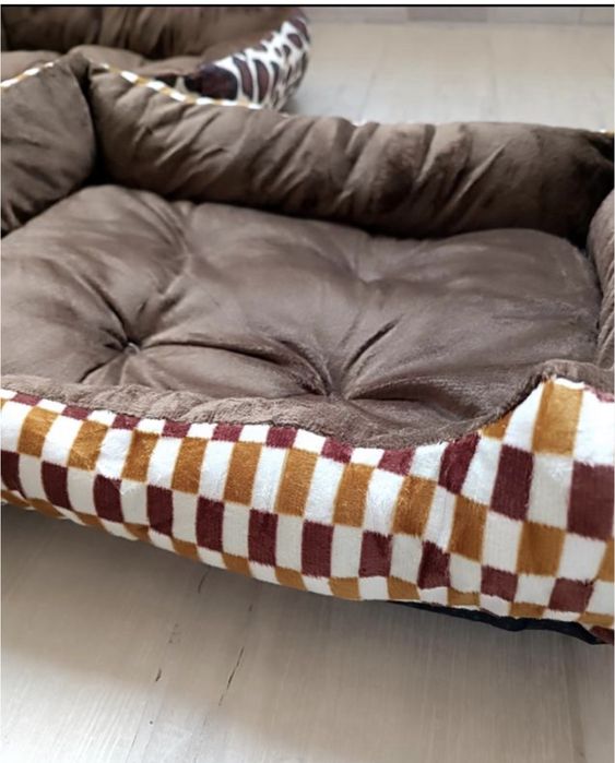 Лежанка для собак і котів