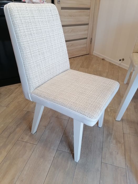 кухонний стіл зі стільцями