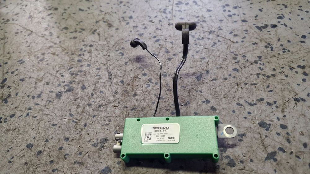 VOLVO S40 II V50 WZMACNIACZ ANTENOWY 30737917