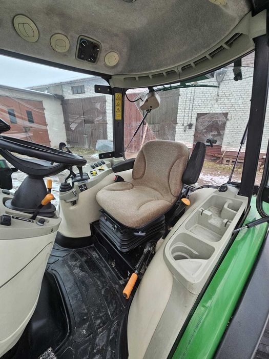 John Deere 4720 komunalny