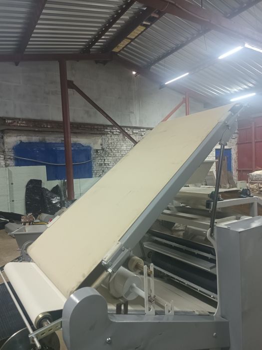 В НАЯВНОСТІ лінія для лаваша