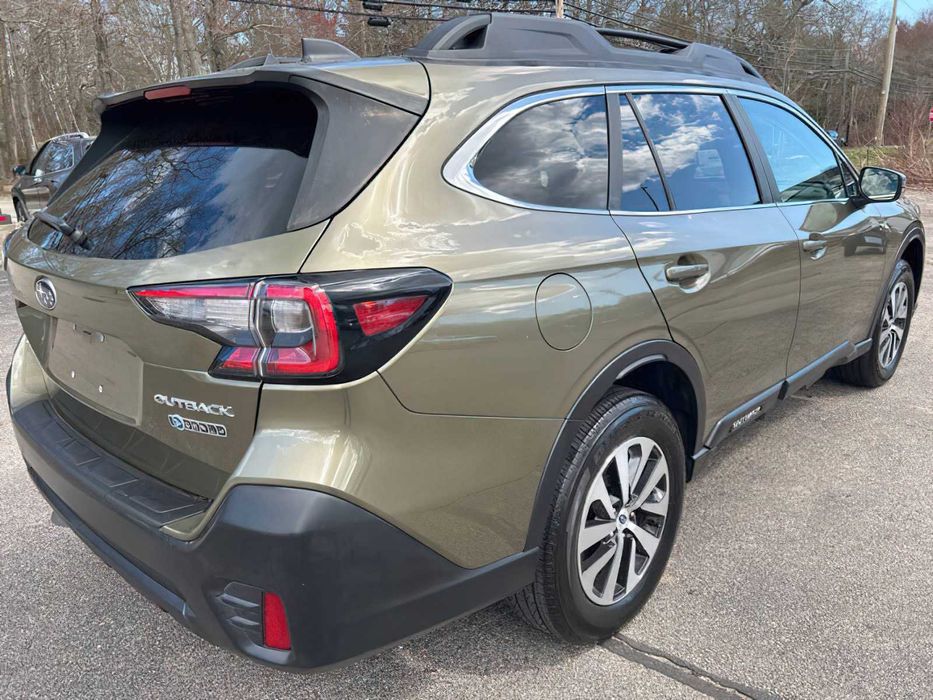 Subaru Outback Premium      2021