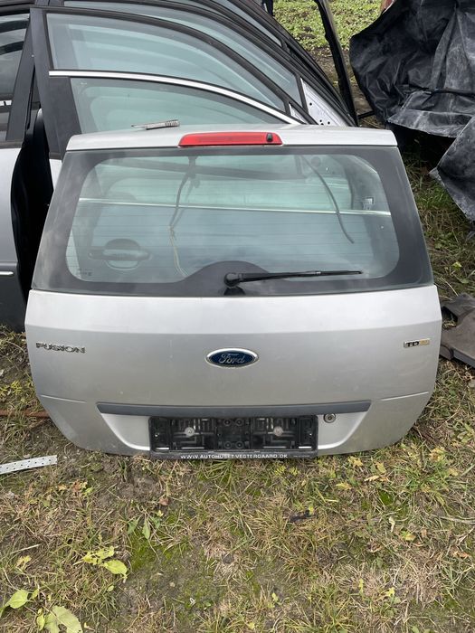 Ляда Кришка багажника Ford Fusion 2002-2012