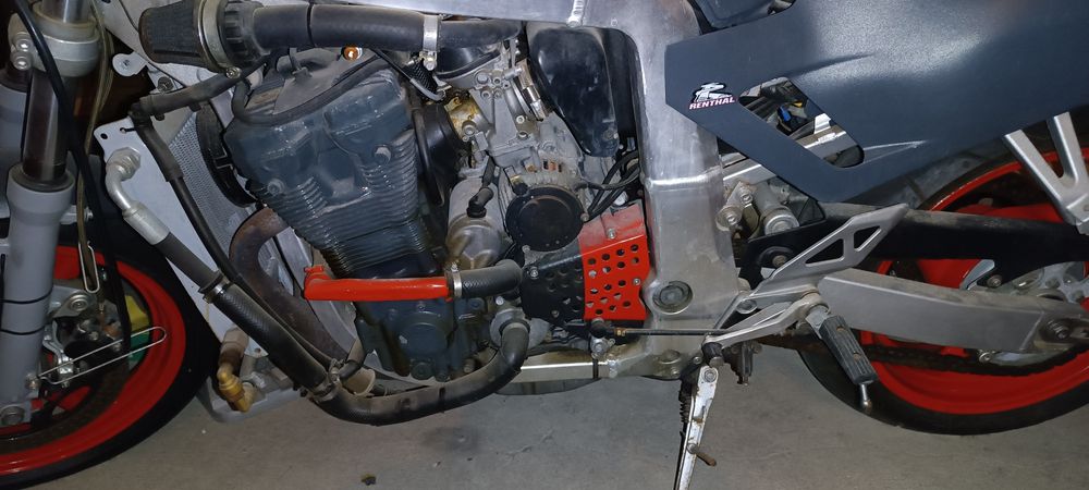 Vendo moto Suzuki