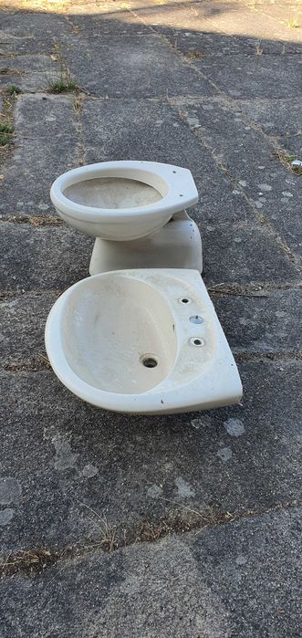 sanita usada sanita com lavatorio beje