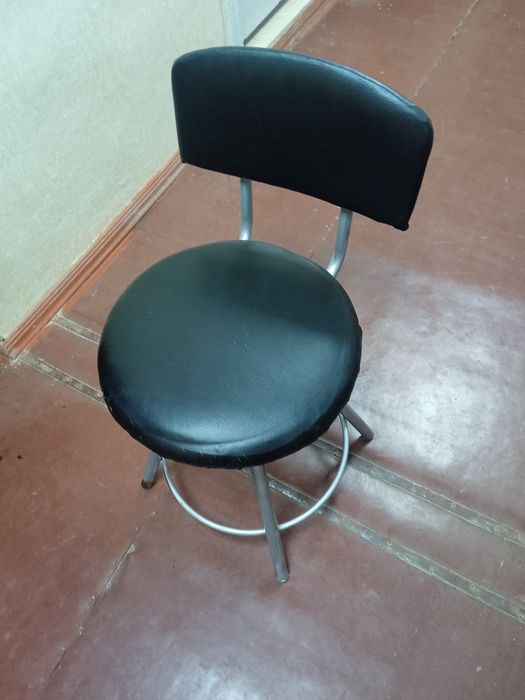 Стілець гвинтовий