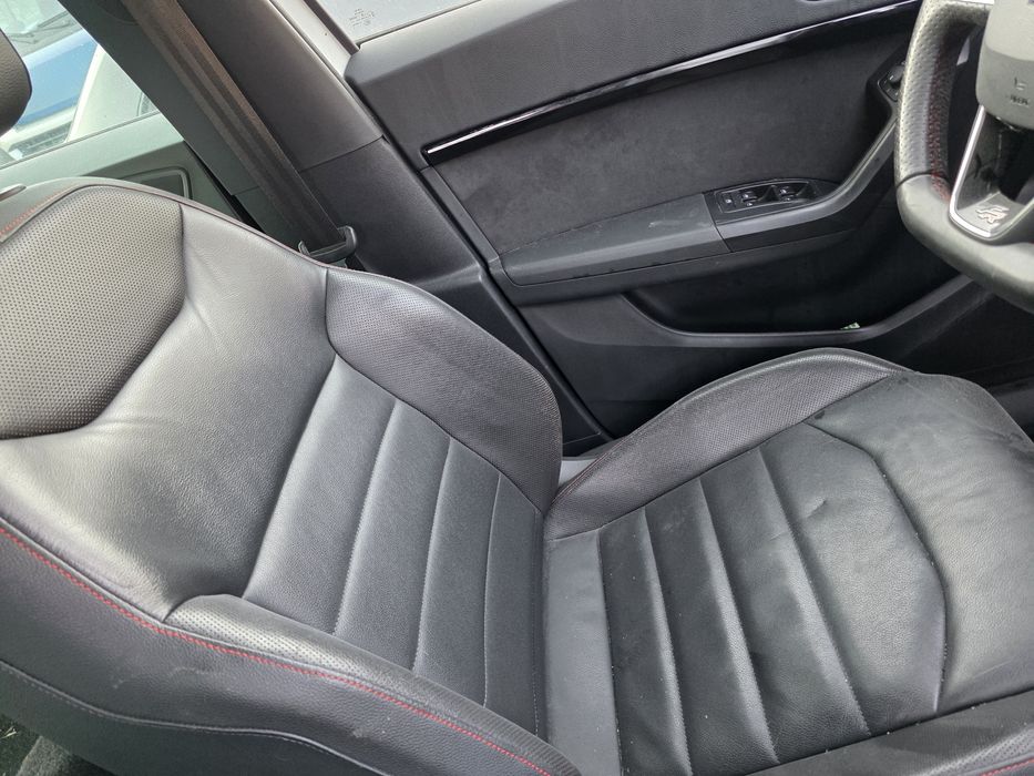 Fotele wnętrze boczki tapicerki drzwi seat ateca FR czarna skóra elek