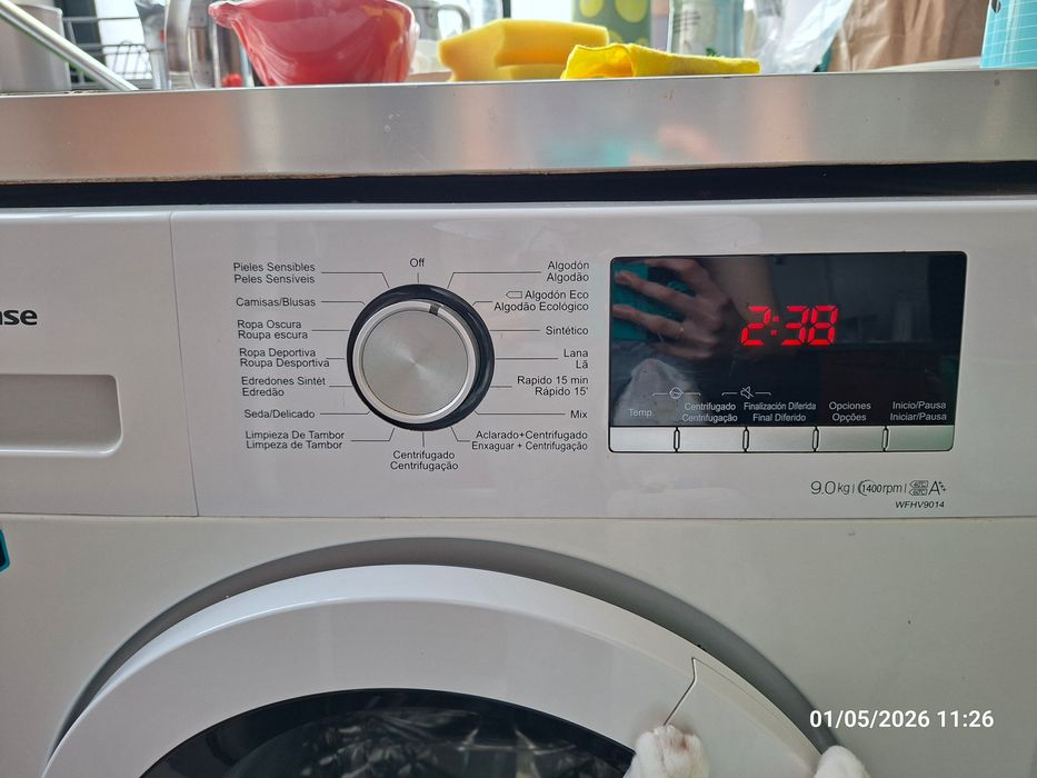 Máquina de Lavar Roupa Hisense WFHV9014 – 9kg / 1400 rpm