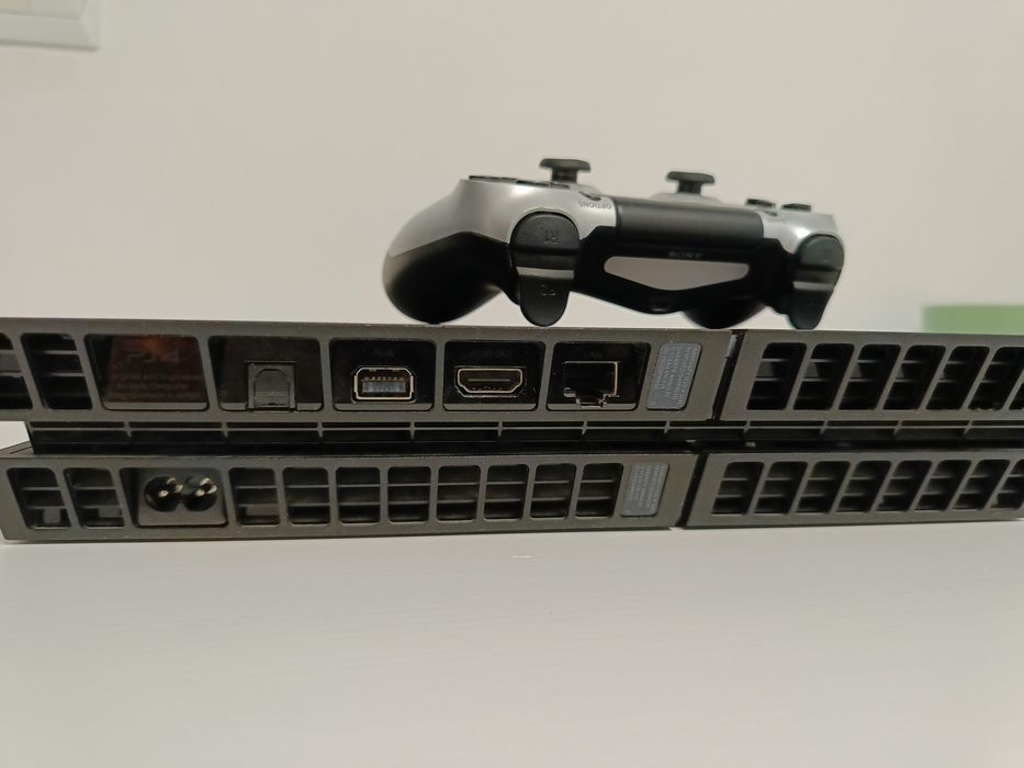 PlayStation 4 + 9 GIER | Pad | Kabel zasilający | Gotowy zestaw