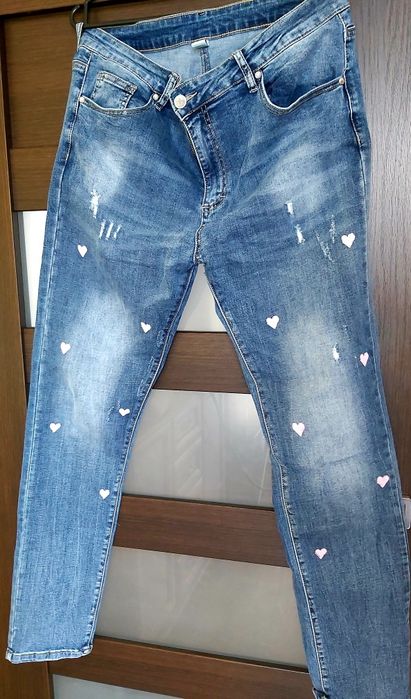 Jeansy w serduszka