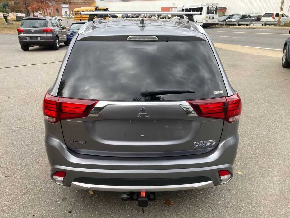 Mitsubishi Outlander SEL      2018