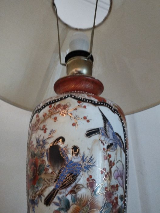 Candeeiro de mesa em porcelana